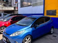Usata Ford Fiesta 95 CV (69 kW) 2011 Blu Berlina