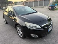 Usata Opel Astra Cosmo 110 CV (80 kW) 2011 Nero Station wagon