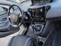 Usata Lancia Ypsilon 69 CV (50 kW) 2016 Bianco Utilitaria