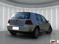 Usata VW Golf IV 106 CV (77 kW) 2003 Grigio chiaro Utilitaria