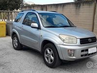 Usata Toyota RAV4 2000 Grigio SUV