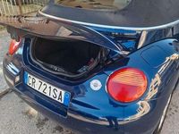 Usata VW New Beetle 105 CV (77 kW) 2004 Blu Utilitaria