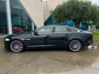 Usata Jaguar XJ Premium Luxury 275 CV (202 kW) 2015 Nero Berlina