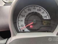 Usata Peugeot 107 68 CV (50 kW) 2012 Rosso Utilitaria