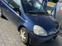 Usata Toyota Yaris 68 CV (50 kW) 2002 Bluazzurro Berlina