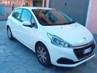 Usata Peugeot 208 82 CV (60 kW) 2016 Bianco Utilitaria