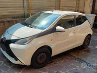 Usata Toyota Aygo Business Edition 69 CV (50 kW) 2018 Bianco Utilitaria