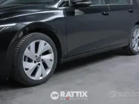 Usata VW Golf VIII Style 150 CV (110 kW) 2025 Grenadill black metallizzato Berlina