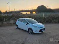 Usata Ford Fiesta Titanium 92 CV (67 kW) 2012 Bianco Berlina