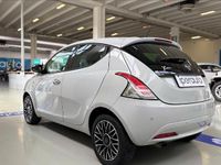 Usata Lancia Ypsilon 69 CV (50 kW) 2016 Grigio Utilitaria