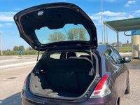 Usata Lancia Ypsilon 69 CV (50 kW) 2014 Nero Utilitaria