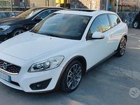 Usata Volvo C30 R-Design 115 CV (84 kW) 2011 Bianco Utilitaria