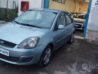 Usata Ford Fiesta Ghia 67 CV (49 kW) 2007 Blu Utilitaria