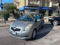 Usata Toyota Yaris 87 CV (63 kW) 2006 Grigio Berlina