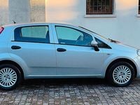 Usata Fiat Punto Lounge 77 CV (56 kW) 2016 Argento Berlina