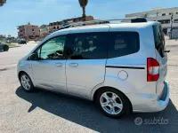Usata Ford Tourneo Courier Titanium 75 CV (55 kW) 2015 Grigio Monovolume