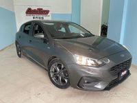 Usado Ford Focus ST-Line 120 HP (88 kW) 2018 Cinzento Sedan
