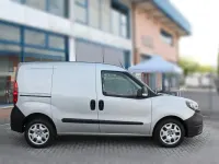 Usata Fiat Doblò Lounge 120 CV (88 kW) 2021 Argento Monovolume