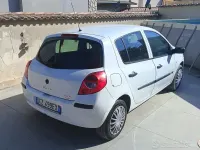 Usata Renault Clio II 68 CV (50 kW) 2006 Bianco Berlina