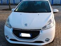 Usata Peugeot 208 68 CV (50 kW) 2012 Bianco Utilitaria