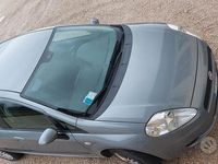 Usata Fiat Grande Punto Dynamic 78 CV (57 kW) 2005 Grigio Utilitaria