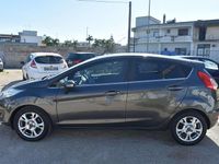 Usata Ford Fiesta 75 CV (55 kW) 2017 Grigio Berlina