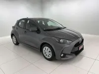 Usata Toyota Yaris Active 72 CV (52 kW) 2022 Dark grey met Utilitaria