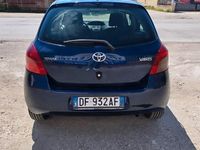 Usata Toyota Yaris 69 CV (50 kW) 2007 Blu Utilitaria