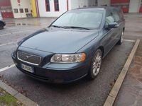 Usata Volvo V70 Momentum 185 CV (136 kW) 2007 Blu/azzurro Station wagon