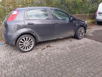 Usata Fiat Punto 75 CV (55 kW) 2011 Grigio Berlina