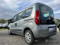 Usata Fiat Doblò Emotion 105 CV (77 kW) 2011 Grigio Monovolume
