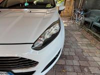 Usata Ford Fiesta 80 CV (58 kW) 2014 Bianco Utilitaria