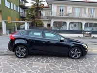 Usata Volvo V40 R-Design Kinetic 114 CV (83 kW) 2015 Nero Berlina