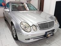 Usata Mercedes E280 Elegance 177 CV (130 kW) 2006 Grigio Berlina