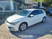 Usata VW Golf VIII Life 116 CV (85 kW) 2022 Bianco Utilitaria
