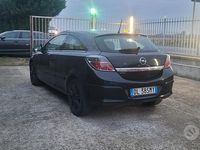 Usata Opel Astra GTC Cosmo 101 CV (74 kW) 2007 Nero Coupé