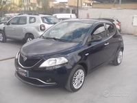 Usata Lancia Ypsilon Gold 69 CV (50 kW) 2016 Blu Utilitaria