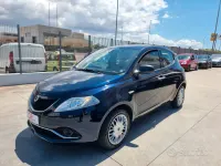 Usata Lancia Ypsilon Gold 69 CV (50 kW) 2016 Bluazzurro Utilitaria
