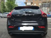 Usata Volvo V40 Momentum 150 CV (110 kW) 2015 Nero Berlina