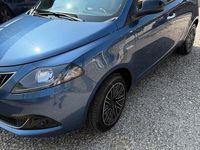 Usata Lancia Ypsilon Gold 69 CV (50 kW) 2022 Blu Utilitaria