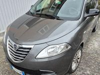 Usata Lancia Ypsilon Silver 69 CV (50 kW) 2015 Grigio Utilitaria