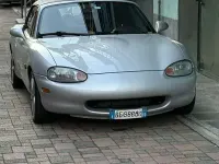 Usata Mazda MX5 110 CV (80 kW) 1999 Grigio Cabrio