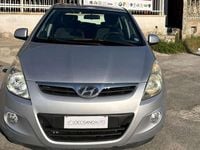 Usata Hyundai i20 Comfort 77 CV (56 kW) 2009 Argento Utilitaria