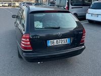 Usata Mercedes C220 150 CV (110 kW) 2006 Blu Station wagon