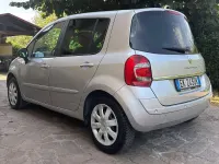 Usata Renault Modus 75 CV (55 kW) 2011 Argento Monovolume
