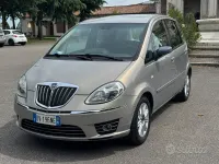 Usata Lancia Musa 95 CV (69 kW) 2009 Beige Monovolume