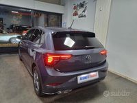 Usata VW Polo R-line 95 CV (69 kW) 2022 Grigio Berlina