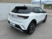 Usata Opel Mokka S 131 CV (96 kW) 2025 Arktis white tetto nero SUV