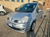 Usata Renault Modus 75 CV (55 kW) 2011 Grigio Monovolume
