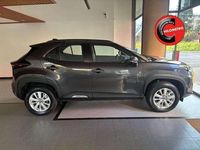 Neu Toyota Yaris Cross Active 92 PS (67 kW) 2026 Grau SUV
